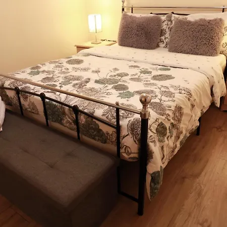 Stunning 2-bed In
